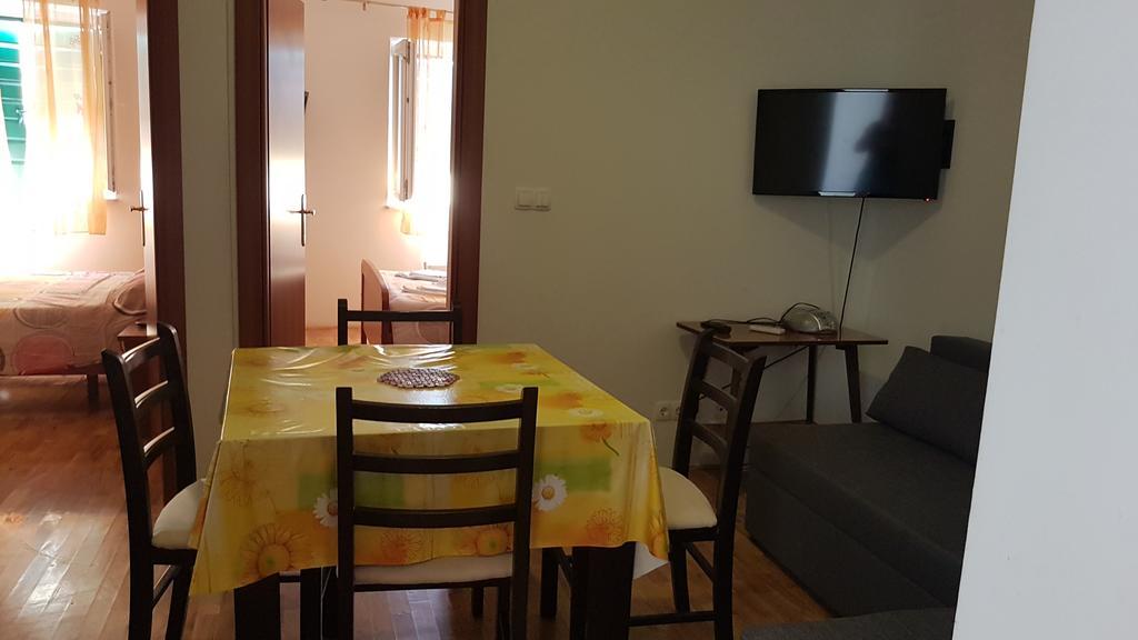 Apartments Jaksic 포스티라 외부 사진