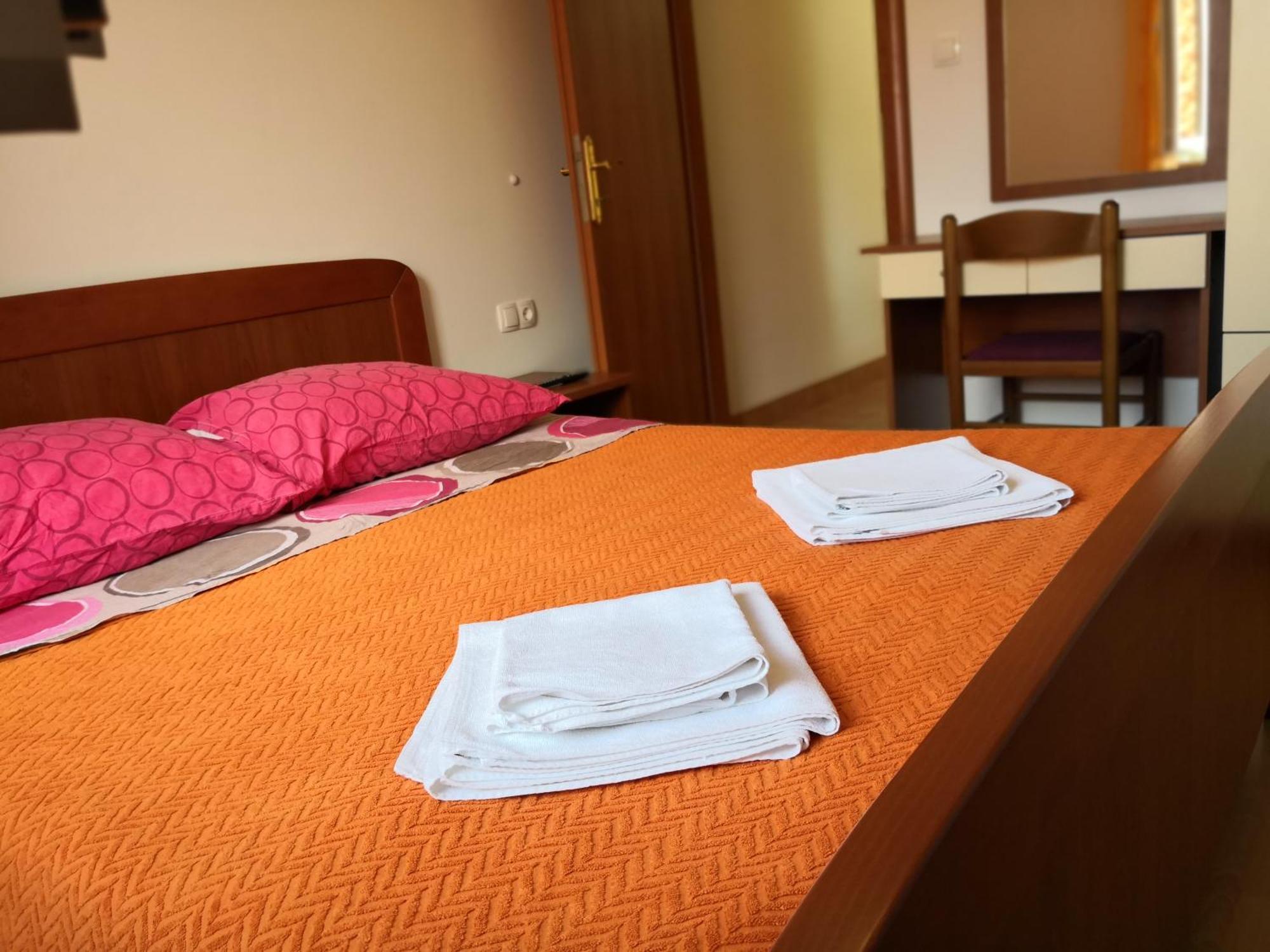 Apartments Jaksic 포스티라 외부 사진