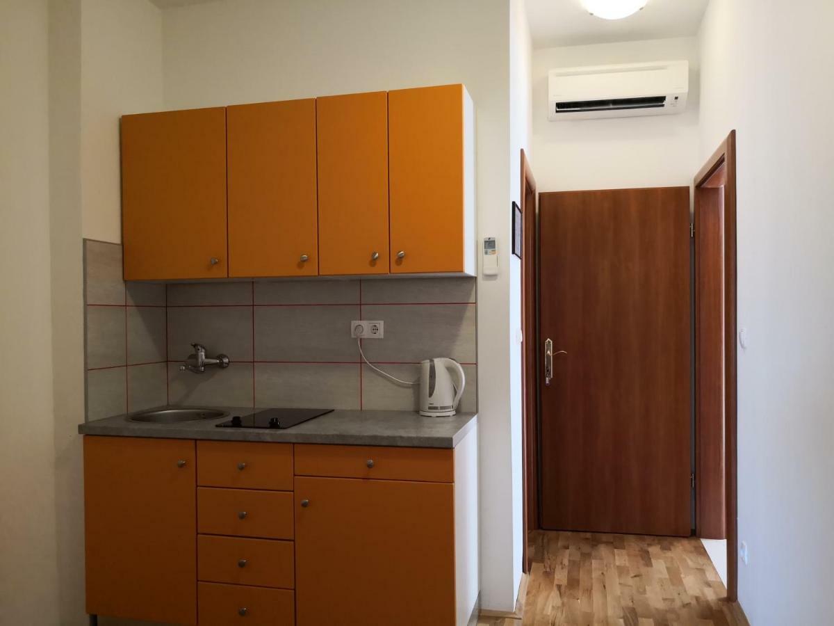 Apartments Jaksic 포스티라 외부 사진