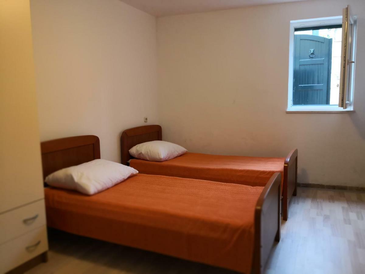 Apartments Jaksic 포스티라 외부 사진