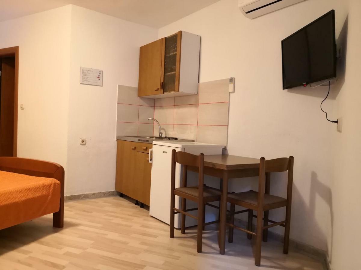 Apartments Jaksic 포스티라 외부 사진