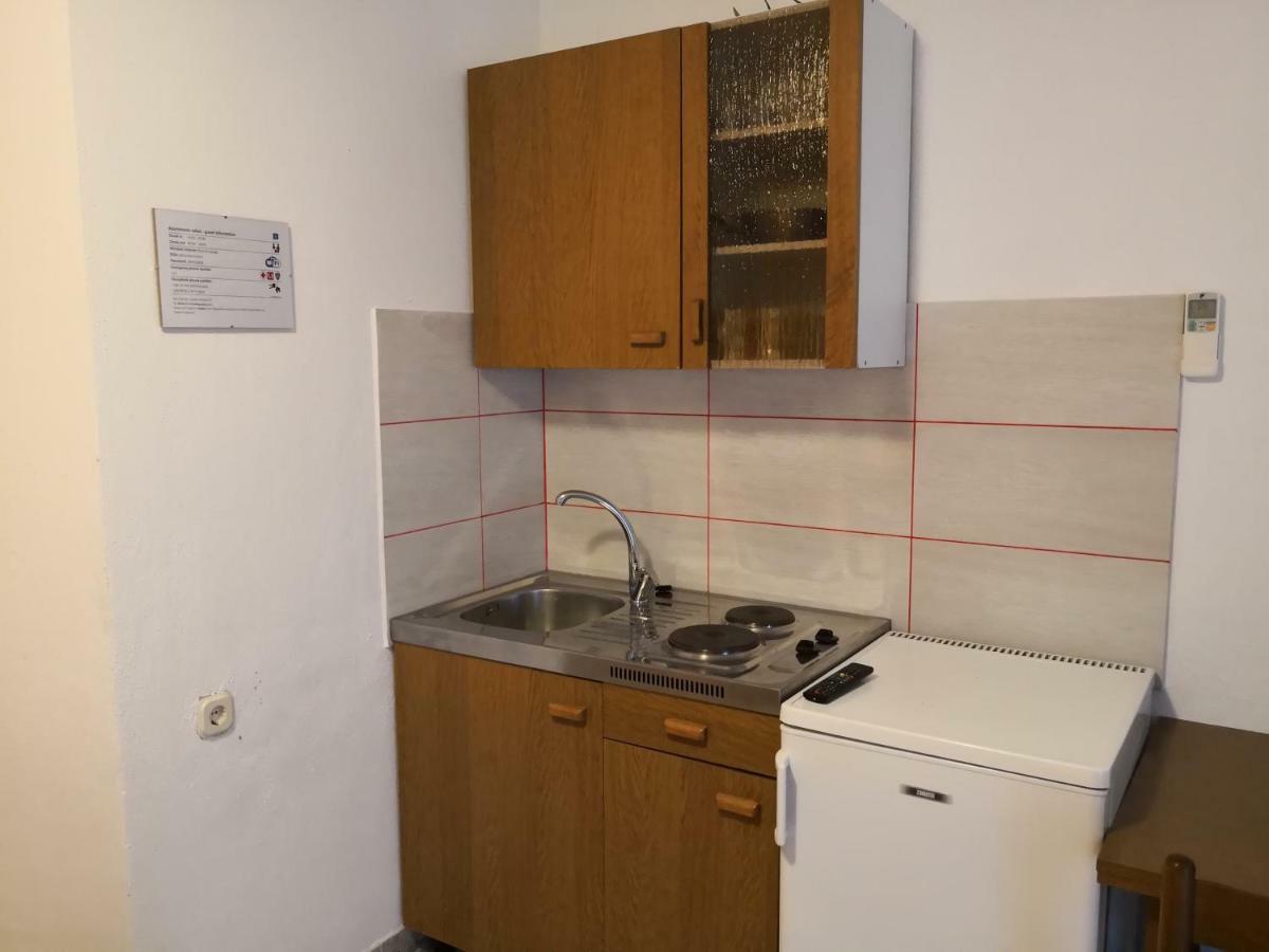 Apartments Jaksic 포스티라 외부 사진