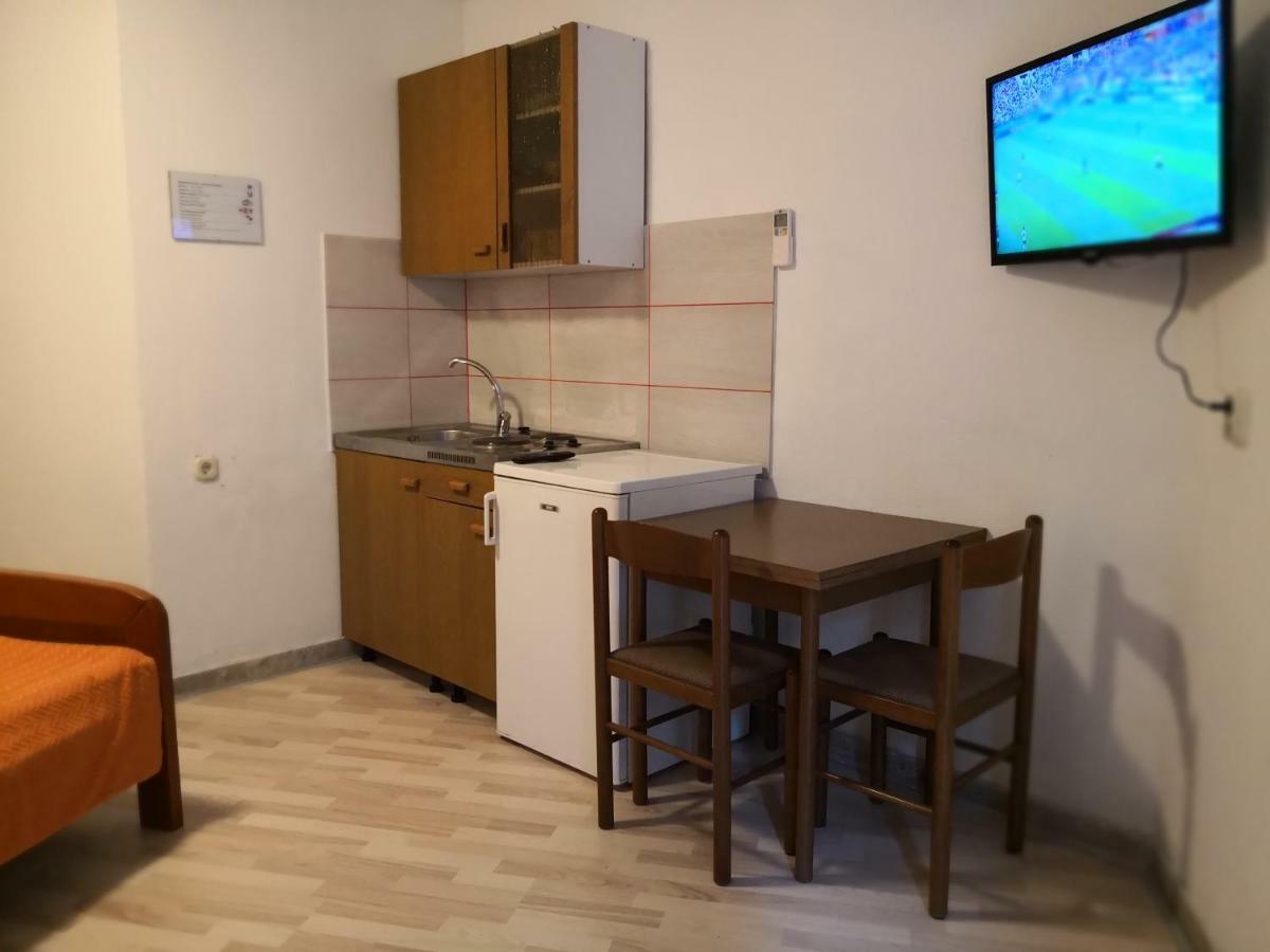 Apartments Jaksic 포스티라 외부 사진