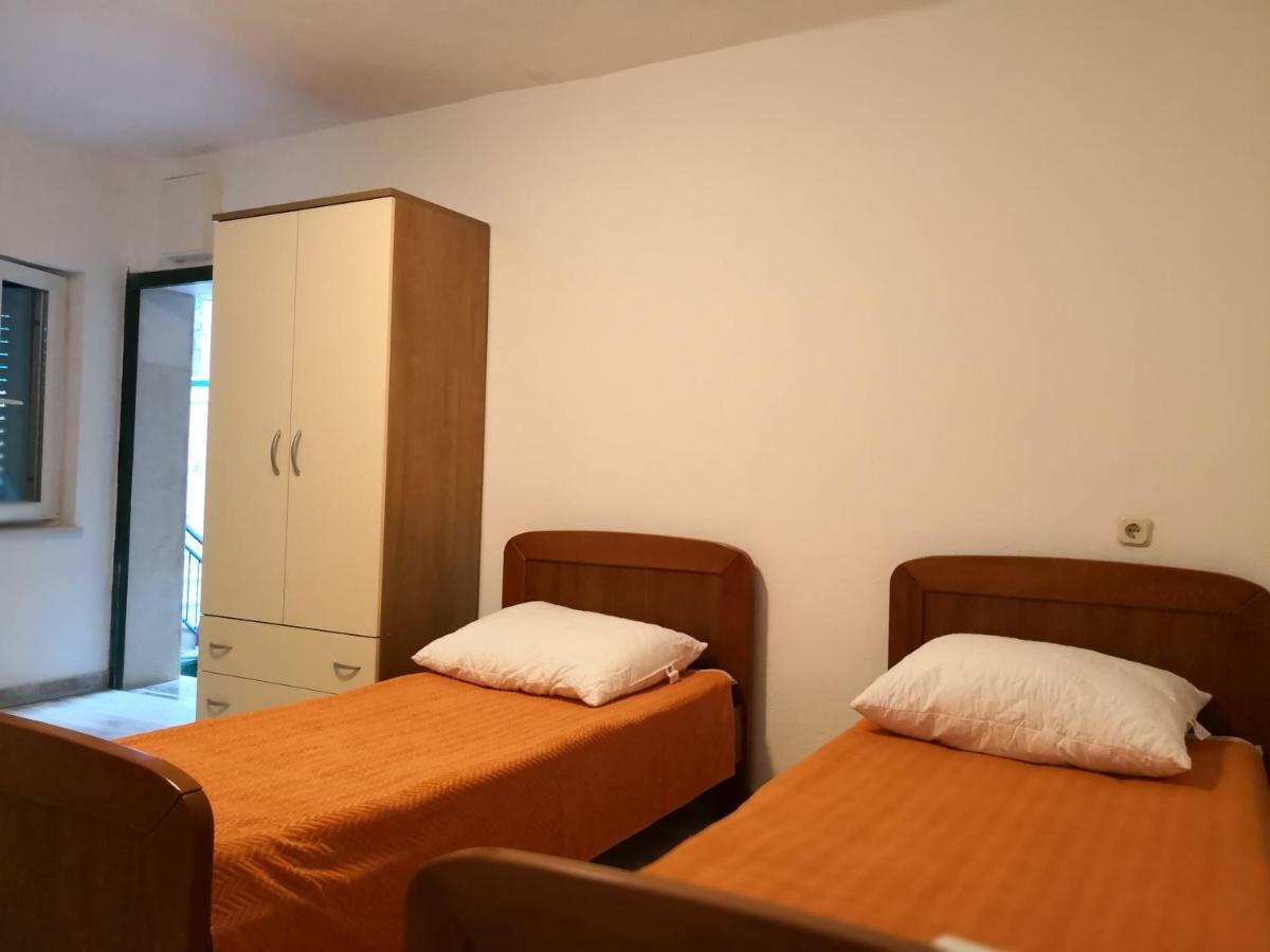 Apartments Jaksic 포스티라 외부 사진