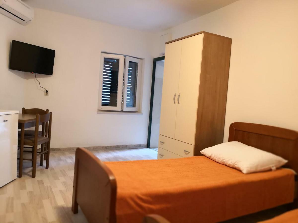 Apartments Jaksic 포스티라 외부 사진